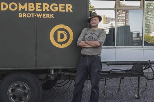 Florian Domberger mag die rustikale, simple Technik alter Armeefahrzeuge: „Ich schraube grundsätzlich selbst.“