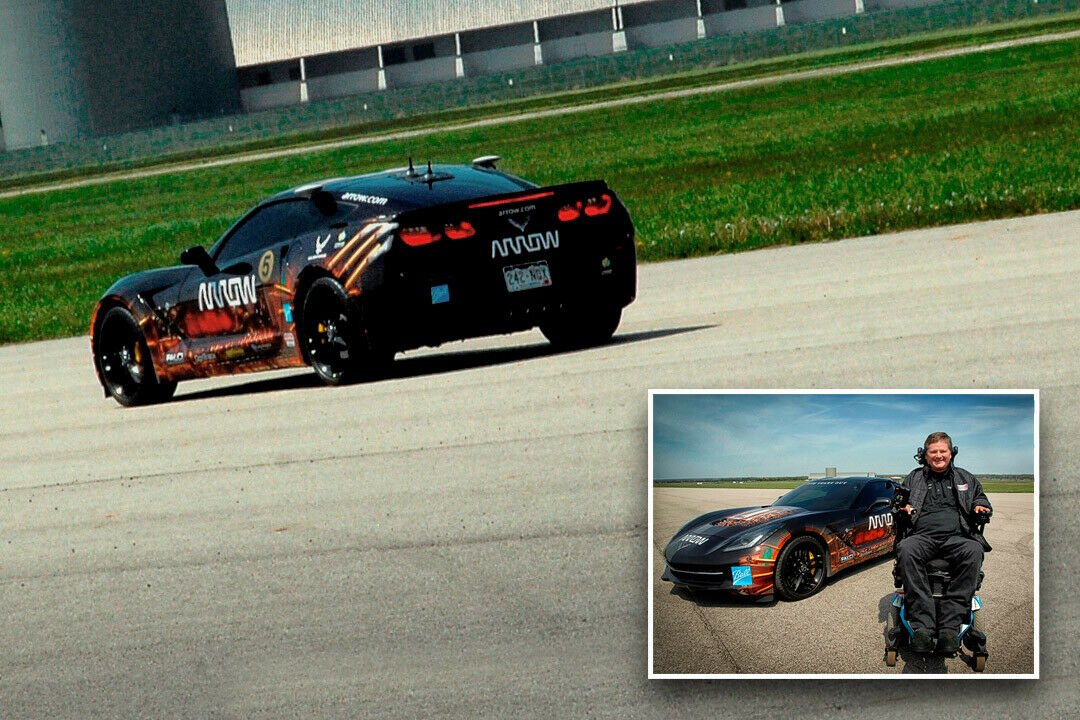 Der Ex-IndyCar-Rennfahrer Sam Schmidt steigt wieder in einen Rennwagen. Er steuert ihn mit Kopfbewegungen, seine Arme, Beine und Hände kann er seit einem Unfall nicht mehr bewegen