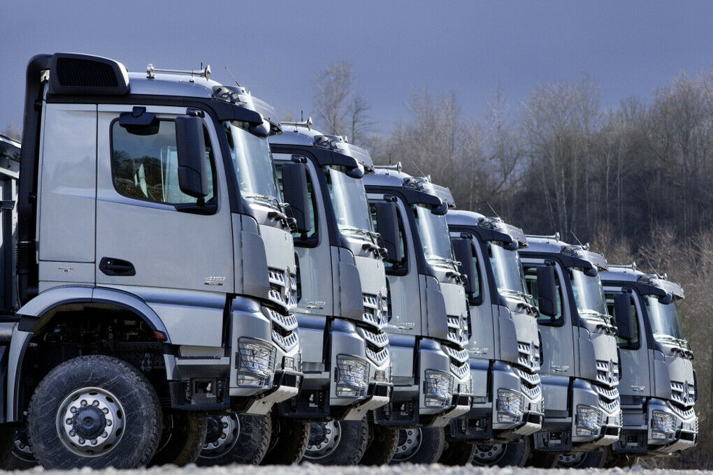 Der Mercedes Arocs in Reih und Glied
