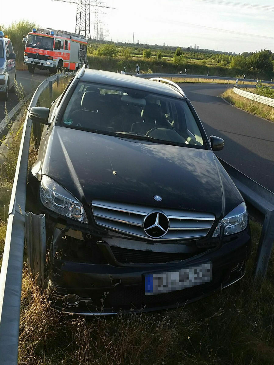 Der Fahrer der C-Klasse wurde leicht verletzt, konnte das Krankenhaus aber schnell wieder verlassen