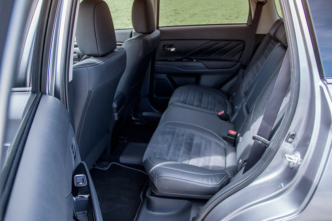 Mitsubishi Outlander PHEV: Blick auf die Rücksitze