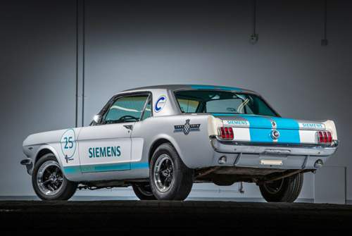 Der Mustang wurde zum Anlass des 25-jährigen Jubiläums des Festival of Speed speziell lackiert