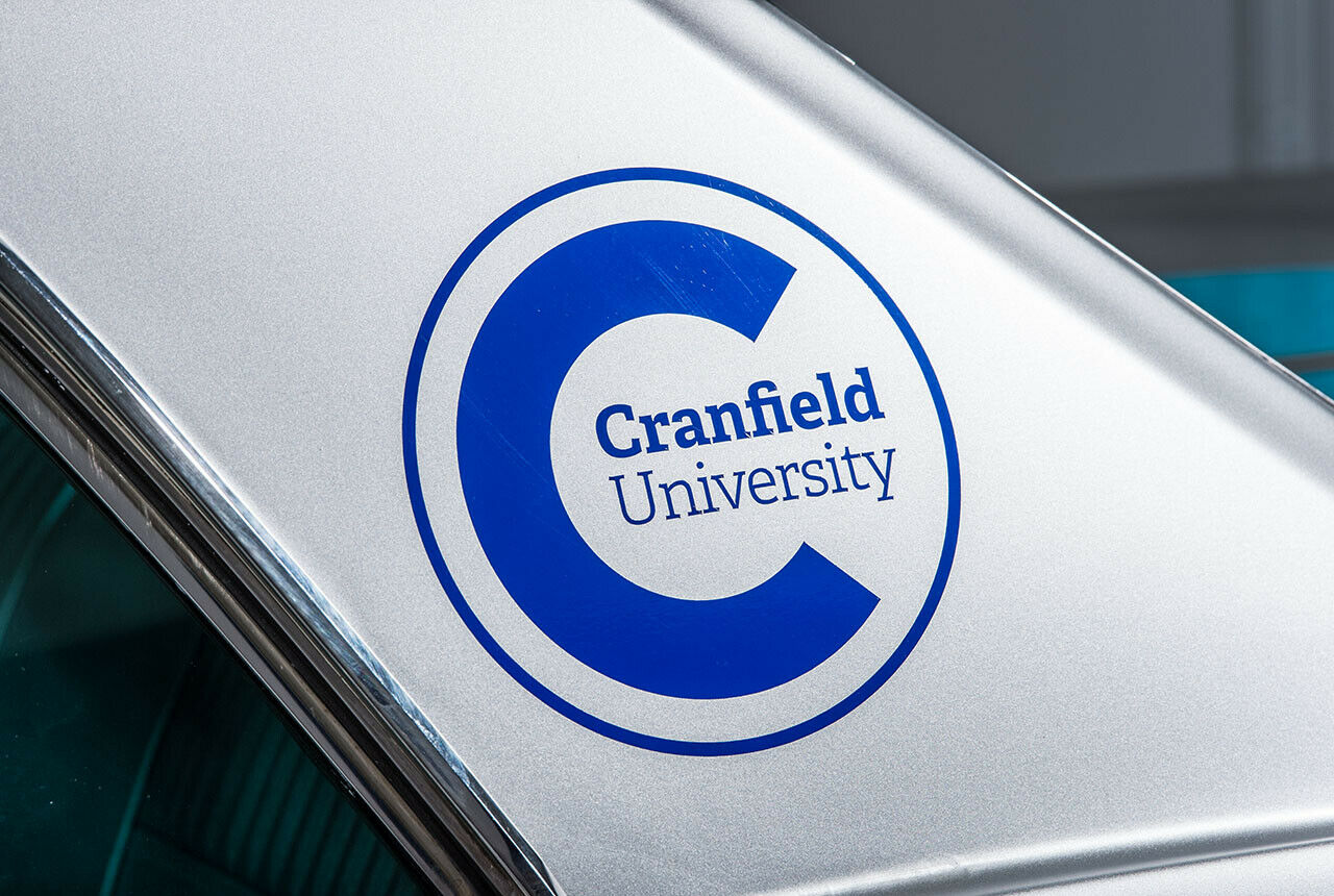 Siemens tat sich mit der Cranfield Universität zusammen, um den Ford Mustang für die autonome Fahrt umzubauen