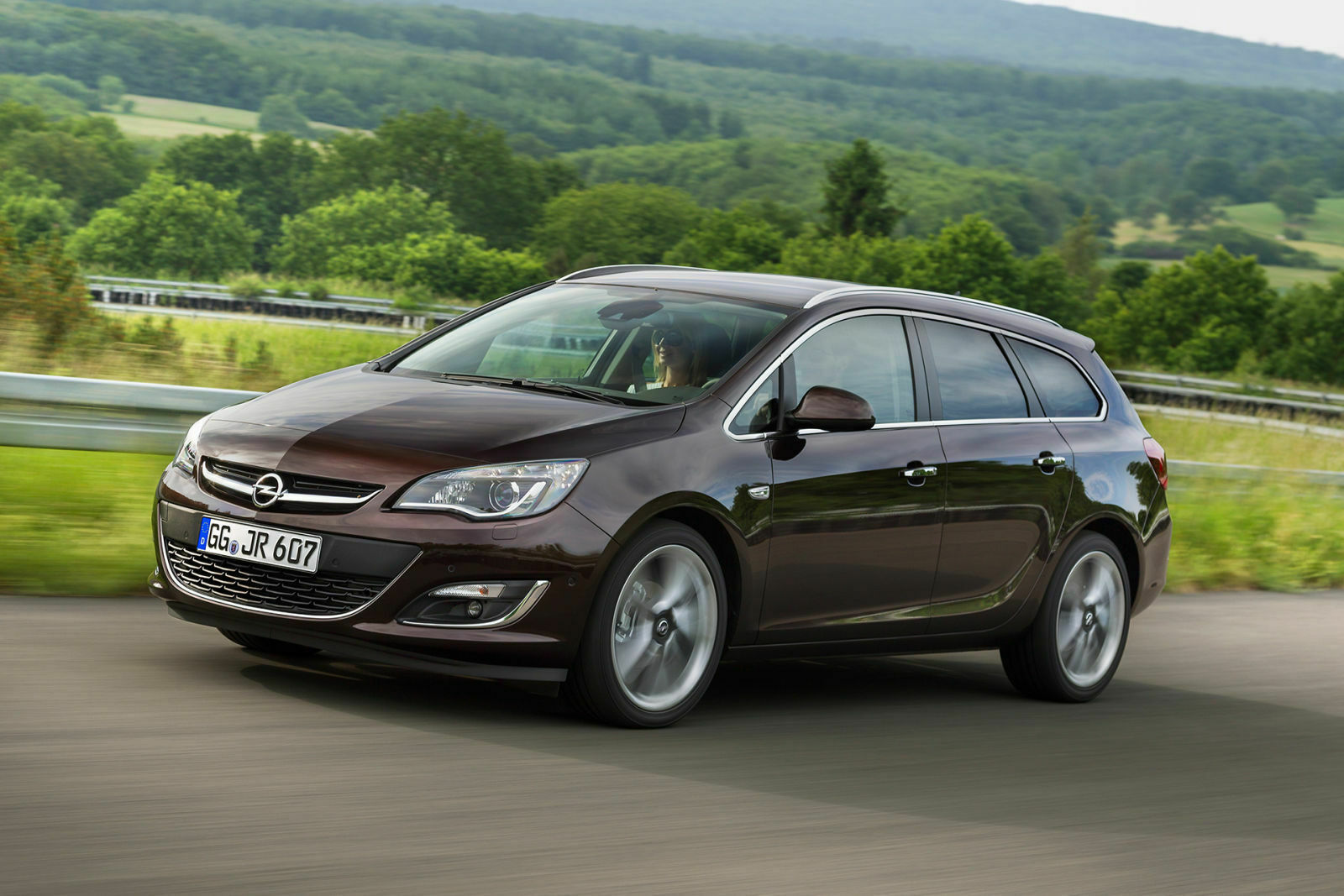 Praktisch: Astra Sports Tourer mit ebener Ladefläche