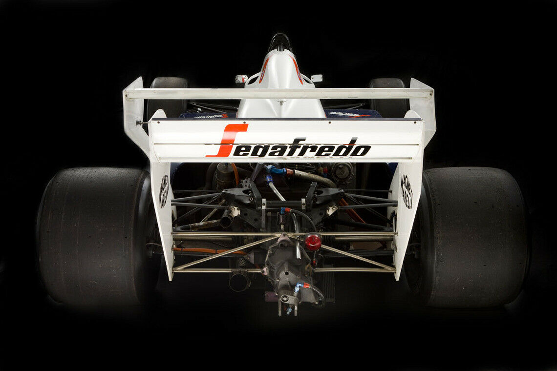 Mit dem unterlegenen Boliden bestritt Senna seine erste F-1-Saison
