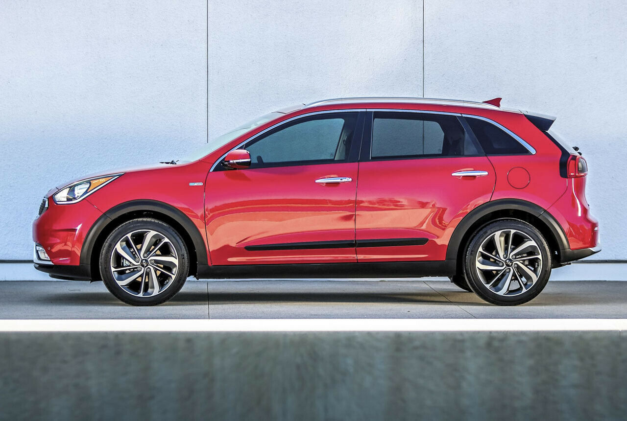 Kia Niro: 2,70 Meter Radstand kratzen an der Mittelklasse. In der Gesamtlänge sortiert sich der Niro unter dem Sportage ein