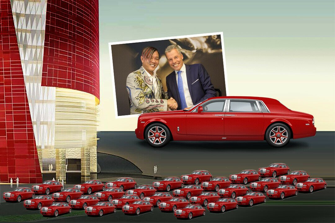 30 rote Rollis, oben im Bild gratuliert Rolls-Royce-Chef Müller-Ötvös seinen besten Kunden, Herrn Hung