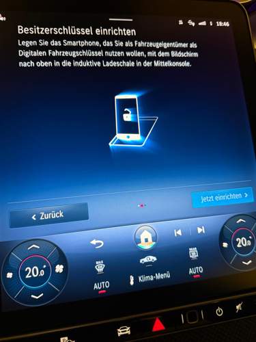 Display Kachel Digitaler Fahrzeugschlüss