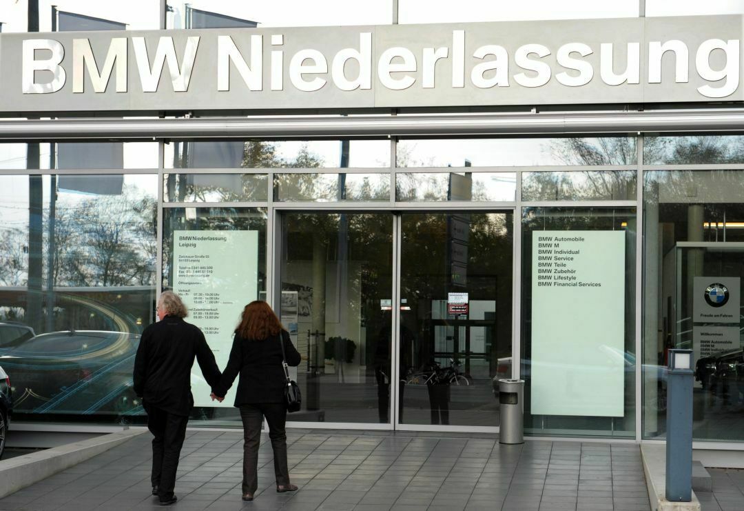 BMW-Niederlassung in Leipzig. BMW möchte den Internethandel vorantreiben. Die Händler wehren sich.