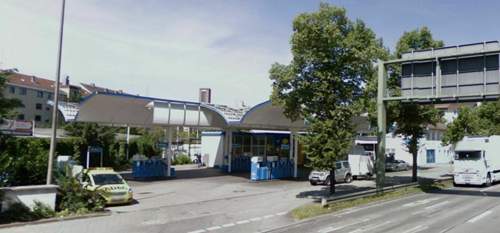 Oestliche-aral-tankstelle-mit-6-zapfsaeulen