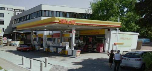 Oestliche-shell-tankstelle-mit-6-zapfsaeulen