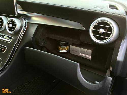 W205-handschuhfach3