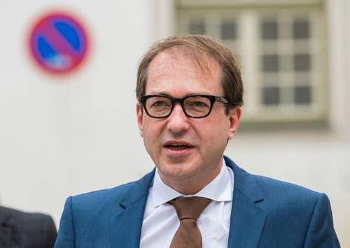 Verkehrsminister Alexander Dobrindt (CSU) darf die Punktereform umsetzen, die sein Vorgänger Peter Ramsauer vor zwei Jahren begann