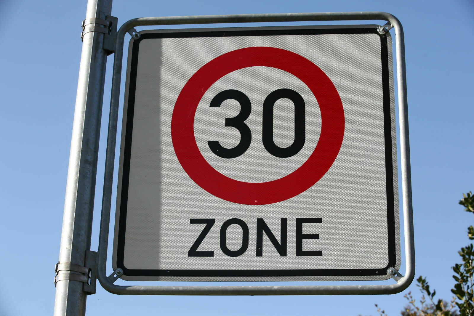 An einer Hauptverkehrsstraße kann bisher nur eine Tempo-30-Zone eingerichtet werden, wenn es dort häufiger Unfälle gab
