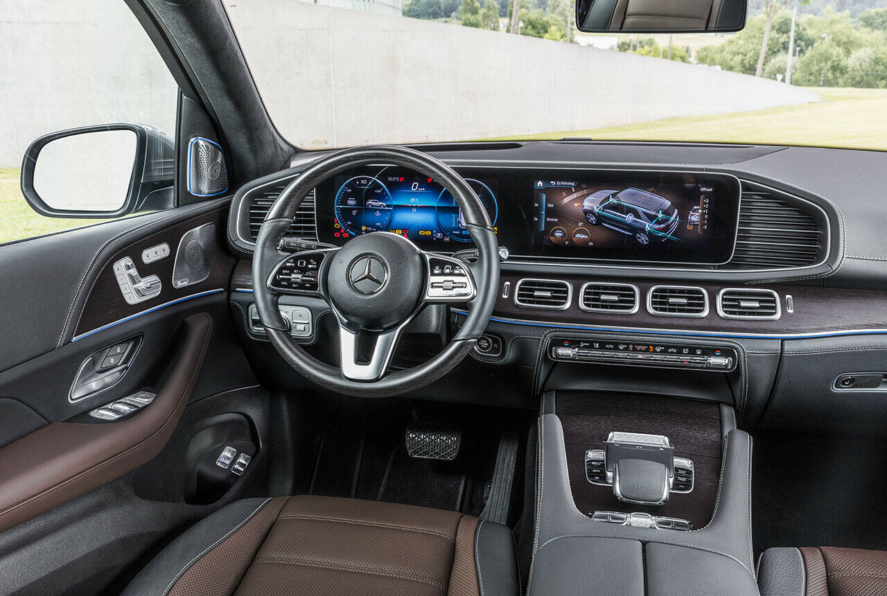 Holz statt Alu-Dekor: Mercedes bietet verschiedene Ausstattungsvarianten für den GLE an
