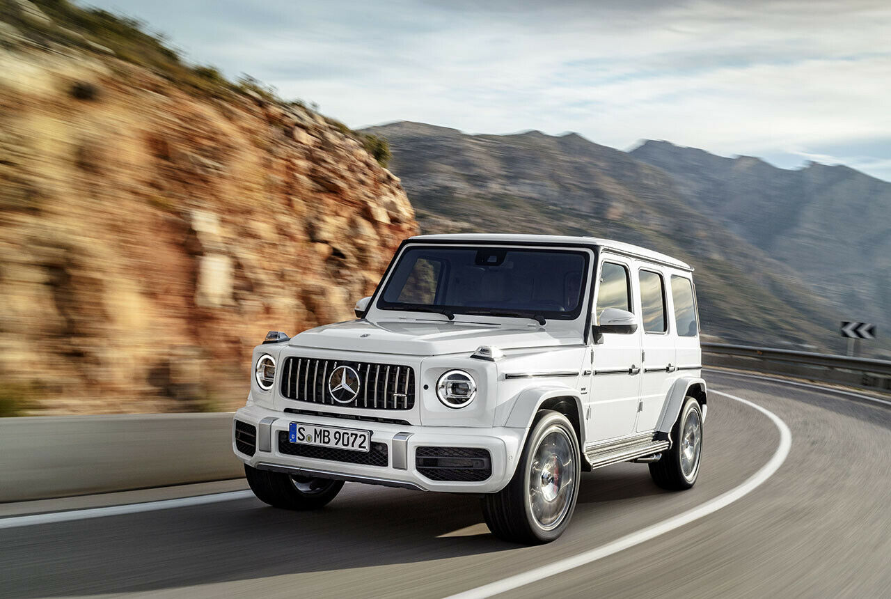 Eine eigenständige Frontschürze und Radlaufverbreiterungen zeichnen den G 63 für 2018 optisch aus