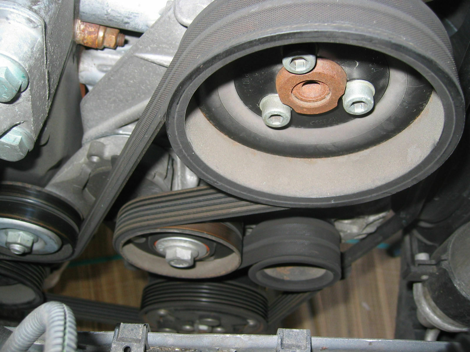 Drehmoment Riemenspanner und Umlenkrolle G4 1,6l 16V 105PS mit Klima