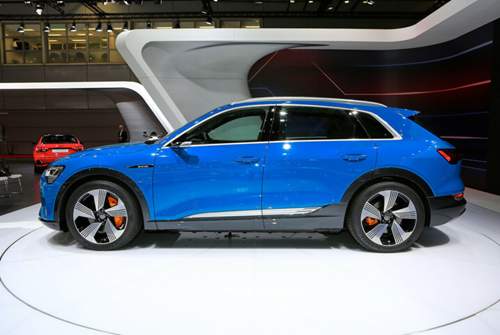 Der Audi E-Tron ist mit 4,90 Metern Länge das größte Auto in diesem Dreiervergleich