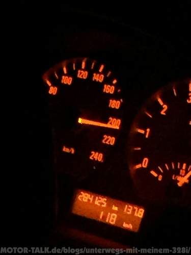 Auch hohes Reisetempo steckt der Wagen klaglos weg