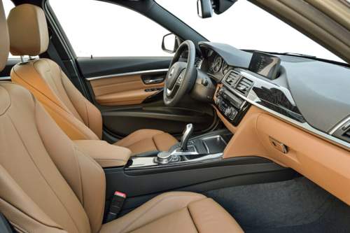 Im Interieur verwendet BMW jetzt ein "neue Materialien", dazu kommt etwas Chrom an Schaltern und Lüftungsdüsen