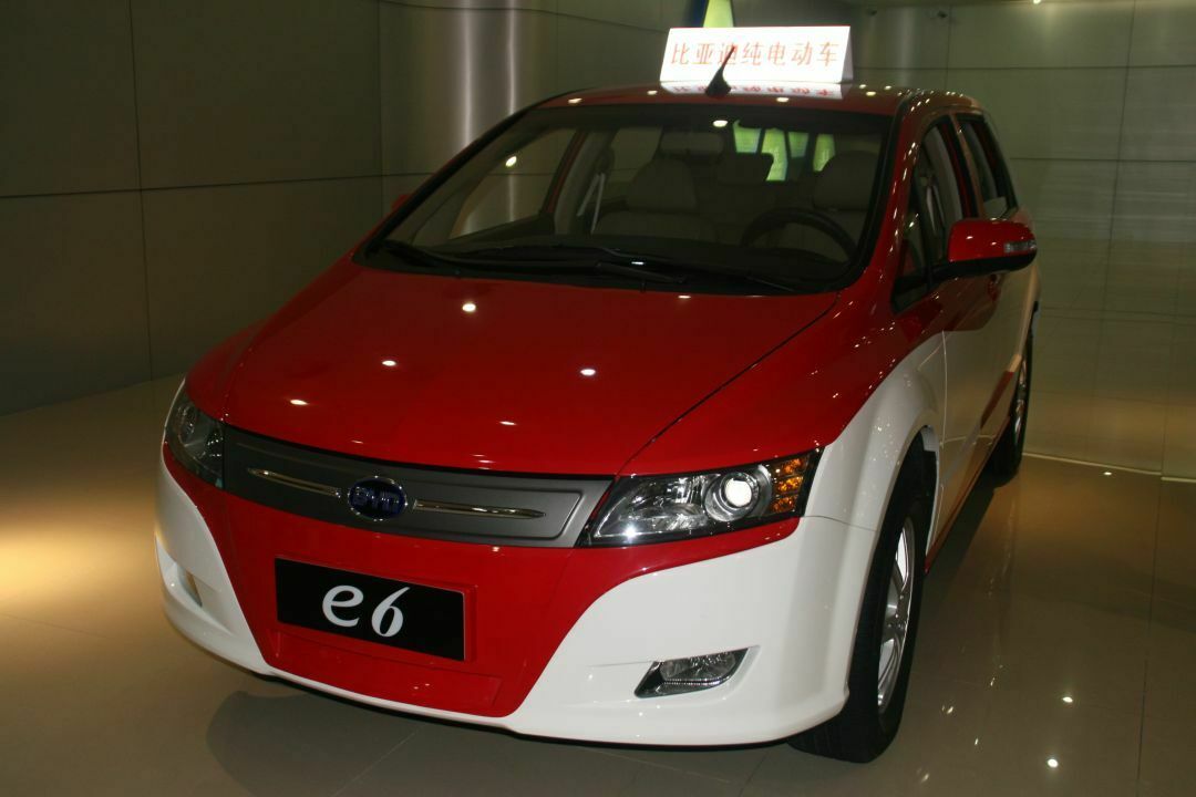 BYD e6