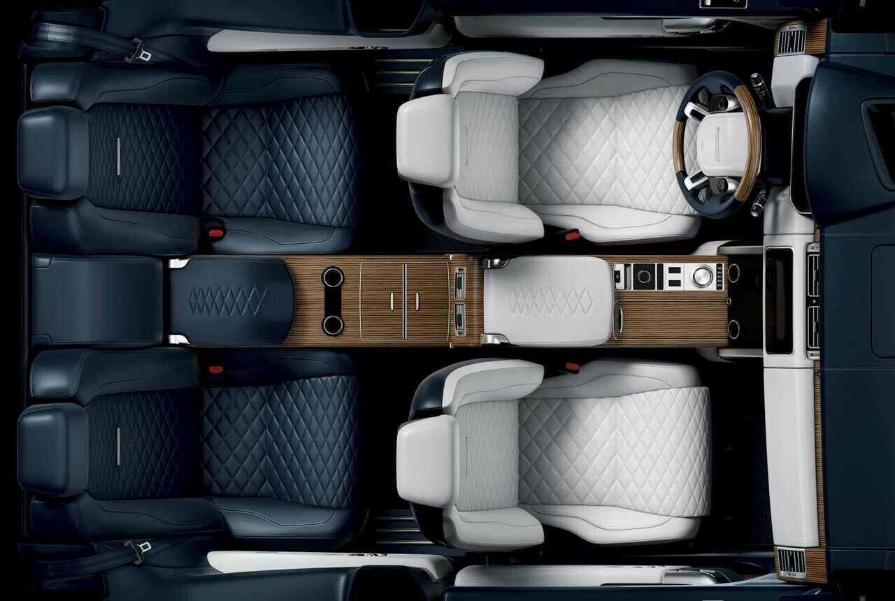 Mit diesem Bild teaserte Land Rover das Range Rover SV Coupé im Vorfeld der Premiere auf dem Genfer Autosalon an