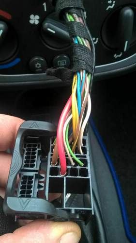Stecker Corsa 1