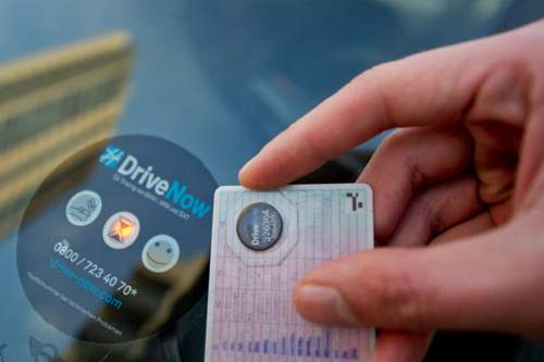 Die privaten Autos sollen wie bei den Drive-Now-Modellen mit einem Steuer- und Lesegerät ausgerüstet werden