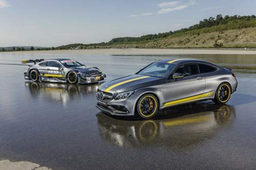 Mattgrauer Lack und gelbe Zierstreifen: Optisch soll das Sondermodell an die neuen Renncoupés der DTM erinnern