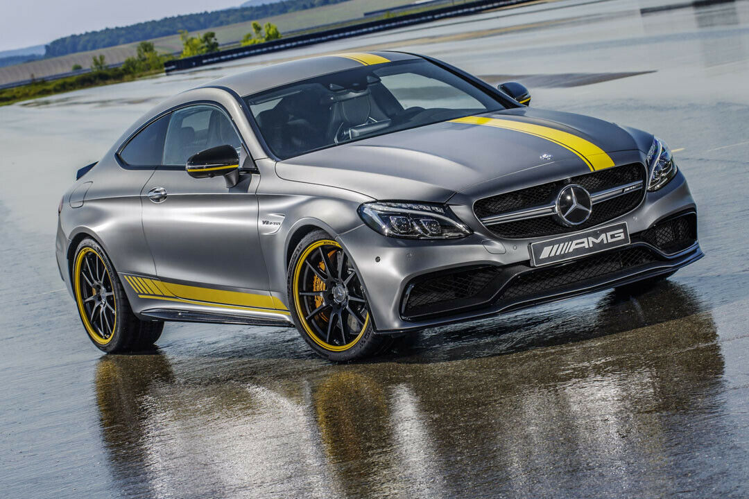 Angetrieben wird der Mercedes-AMG C 63 Edition 1 von einem 4,0 Liter großen V8-Aggregat