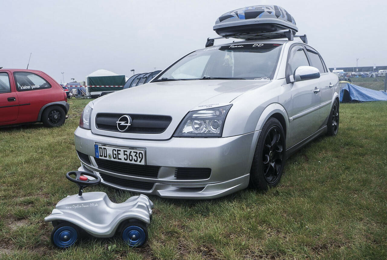 Auf dem Familienzeltplatz kann sich auch der Nachwuchs austoben. Als Traditionsmarke hat Opel eine sehr große Fan-Gemeinde. Viele geben ihre Leidenschaft an ihre Kinder weiter