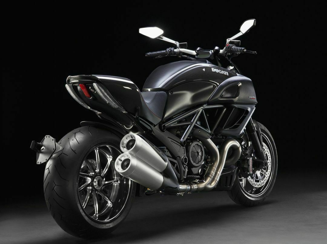 Ducati Diavel Carbon Black