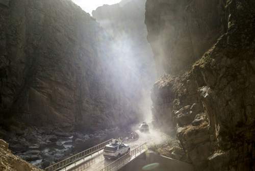 In den tieferen Lagen hat sich der Fluss weit ins Gestein geschnitten
