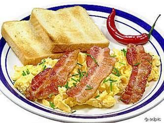 Ruehrei-bacon-toast