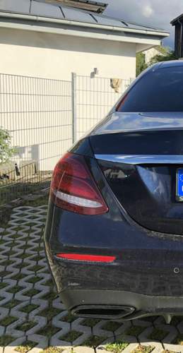 Auspuffblende schwarz