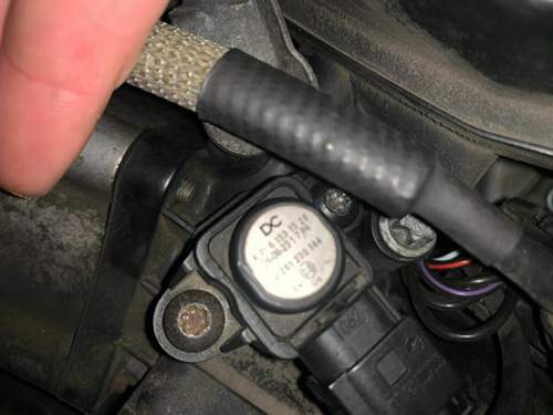 Und der Stecker habe ich noch nicht gewechselt, laut Daten sollen beide Sensoren gleich sein stimmt das?.jpg