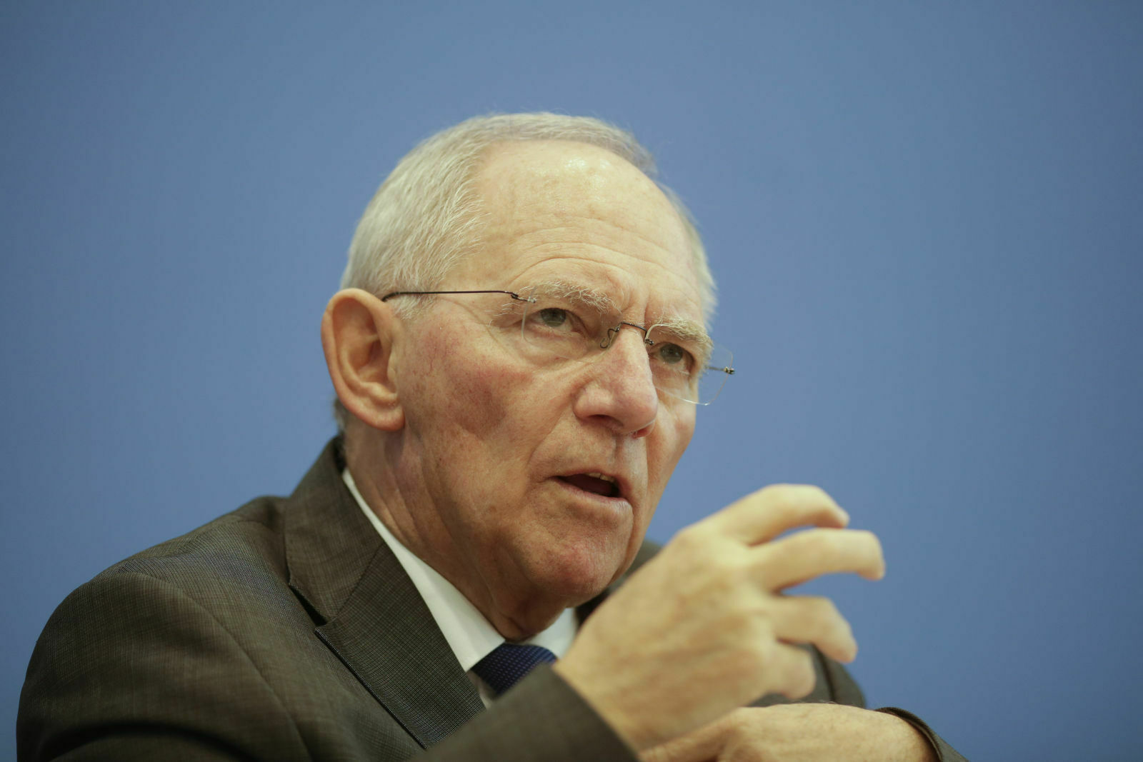 Laut Finanzminister Wolfgang Schäuble soll es keine intensiven finanziellen E-Auto-Anreize geben