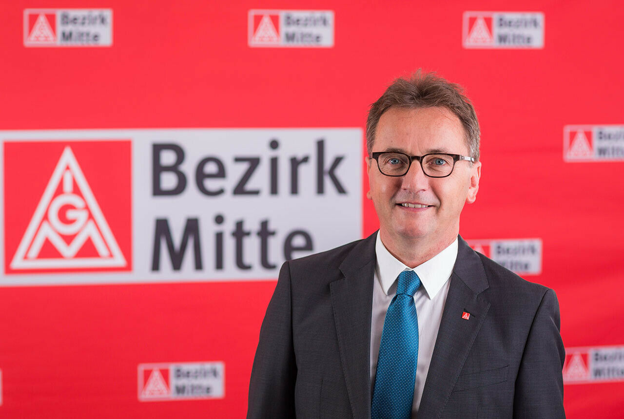 Der Vorsitzende des IG-Metall-Bezirks Mitte, Jörg Köhlinger, fürchtet um Arbeitsplätze in der Autoindustrie