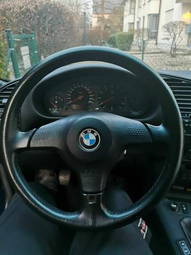 Neues Lenkrad