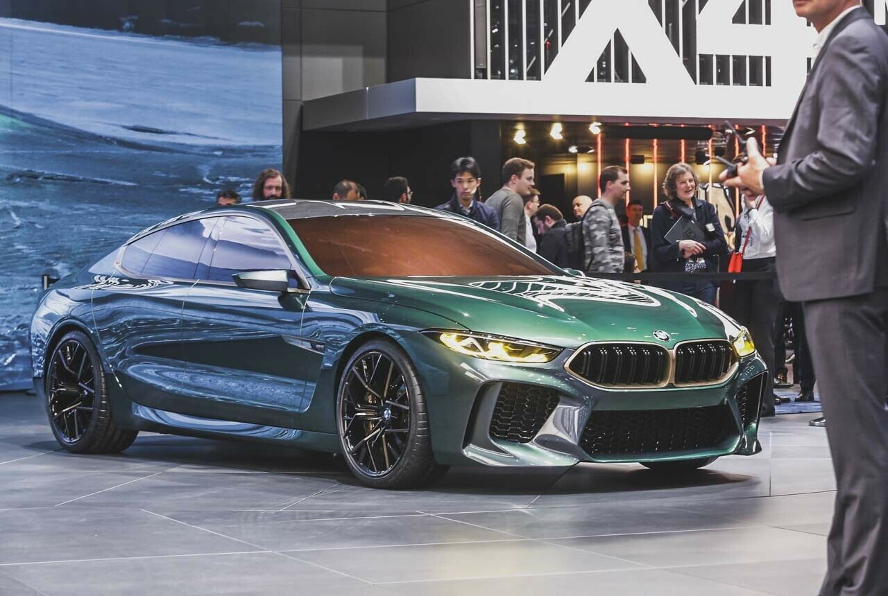 Was unter der Haube des Concept M8 steckt, verrät BMW nicht, das Serienmodell dürfte vom 4,4-Liter-V8 mit mehr als 600 PS angetrieben werden