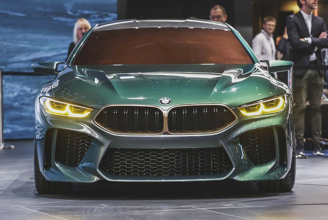 Größer waren Kühlöffnungen an einem BMW von der M-GmbH wohl noch nie: sie sparen Lack und bringen mehr Platz für große Kühler