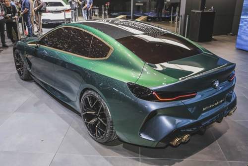 Genau wie andere M-Modelle trägt das M8 Gran Coupé ein Carbondach