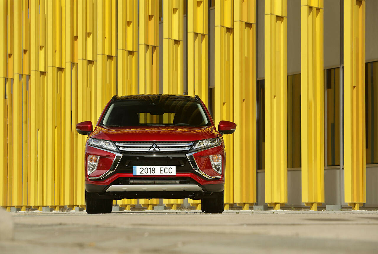 Eclipse Cross Frontansicht: Das Gesicht des SUV ist typisch Mitsubishi