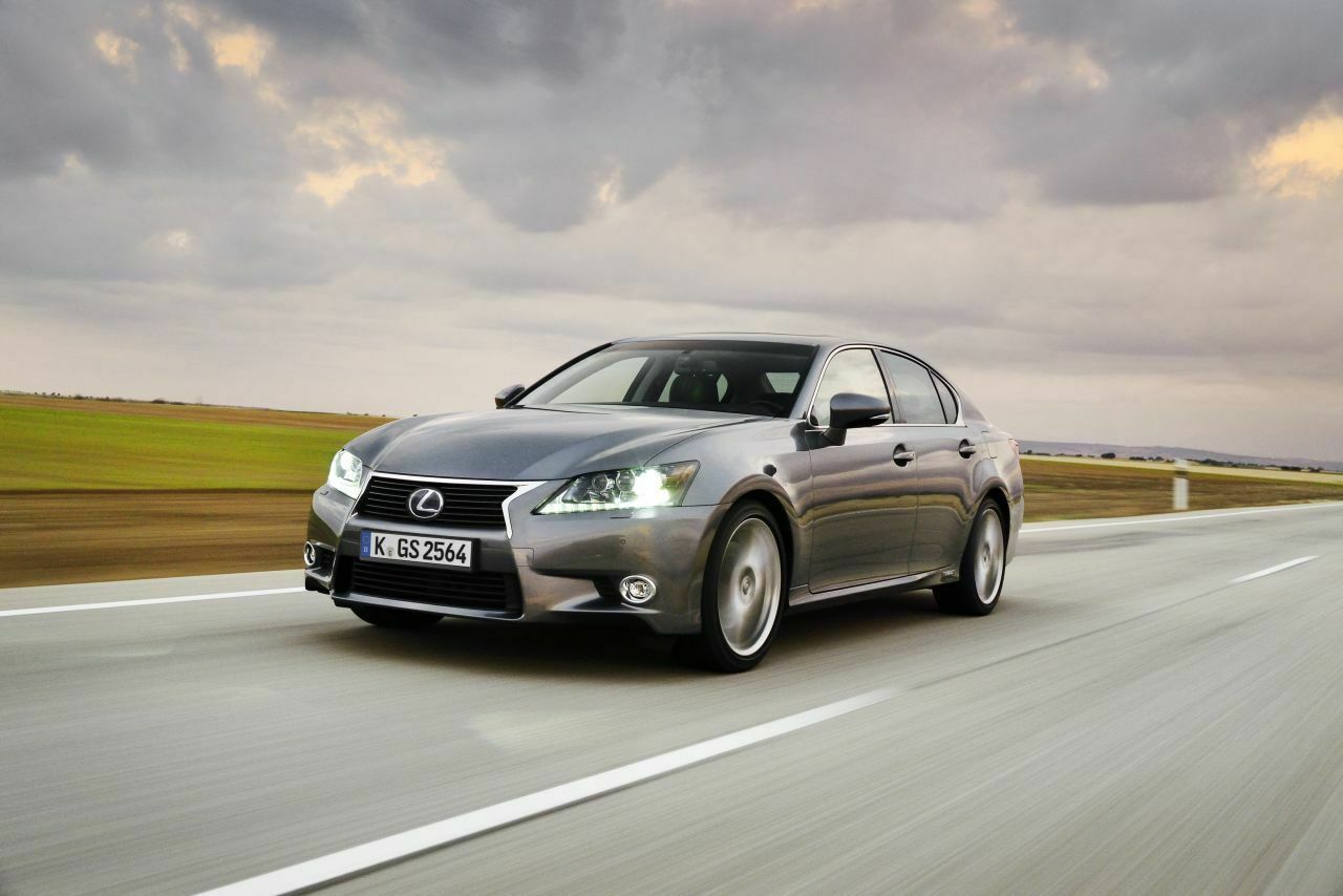 Allein ist der Lexus mit seinem Antrieb nicht: Auch Audi, BMW und Mercedes bieten inzwischen Hybridantrieb an
