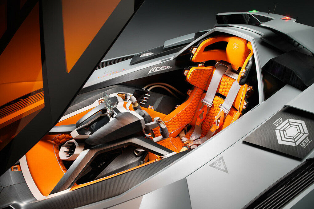 Im Cockpit des Lamborghini Egoista hat nur eine Person Platz