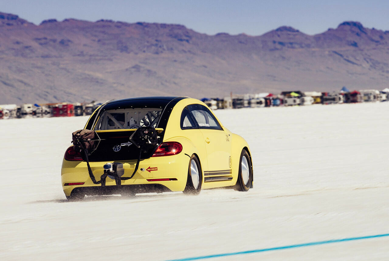 Der 2,0-Liter-TSI-Motor des Beetle LSR leistet 550 PS. Das Drehmoment beträgt 571 Newtonmeter