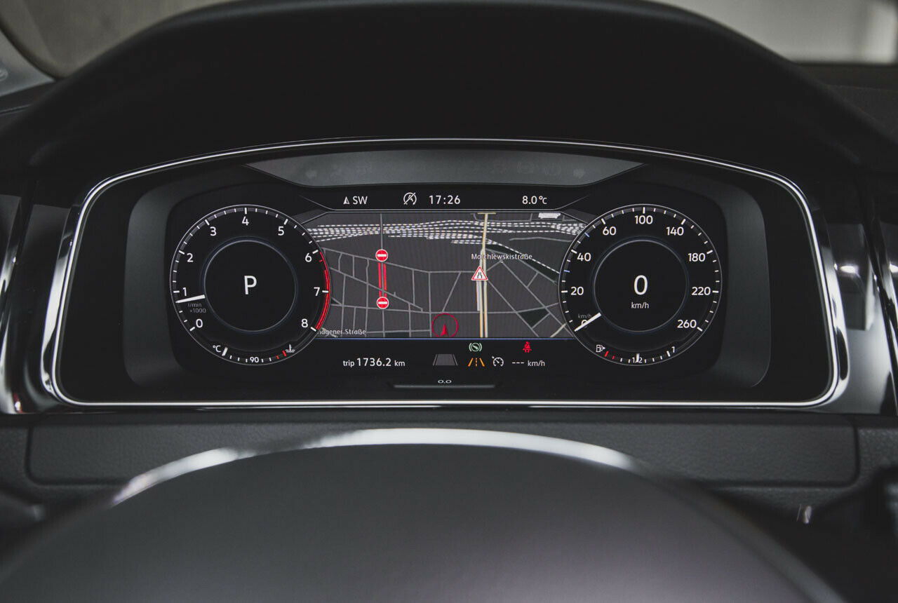 Digitales Cockpit: Schöne Spielerei, aber nur in Verbindung mit einem teuren Navigationssystem