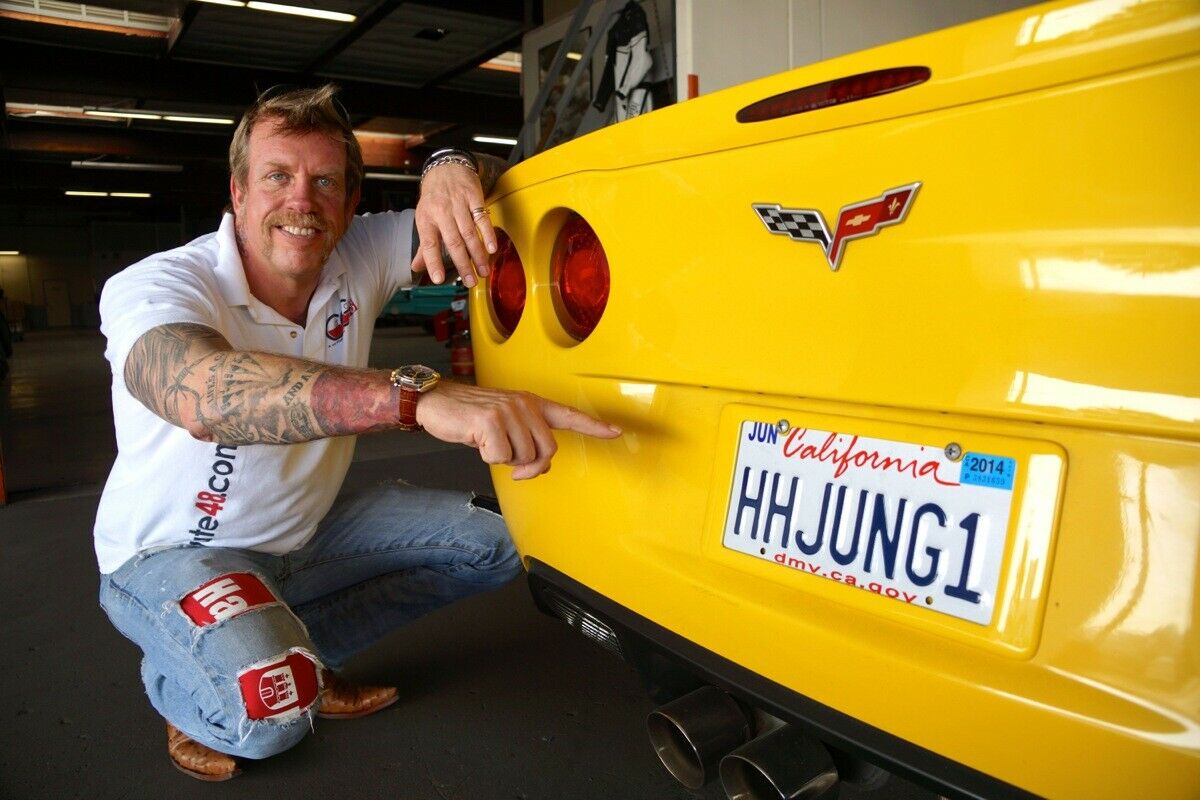 Der Hamburger Klaus Borrmann neben seiner Corvette in Los Angeles. Bei Menschen, die ihre Heimat so lieben fragt man sich unwillkürlich, warum sie diese dann verlassen
