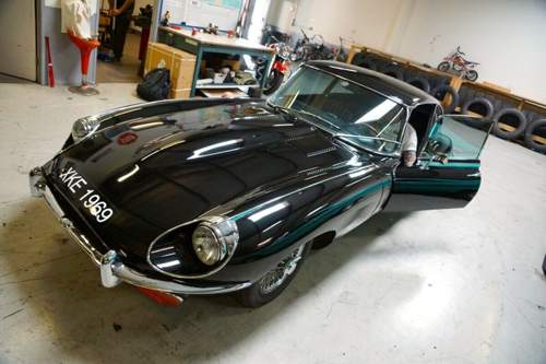 Kein Rost, 171.000 Kilometer auf der Uhr. Diesen schönen E-Type von 1969 verkauft der Hamburger aktuell