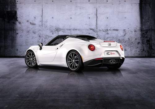 Wow, was für Cabrio. Leider sind die Stückzahlen bereits beim 4C stark begrenzt
